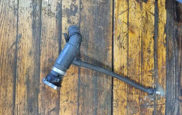 KIA Sportage Thermostat housing 80011911B
