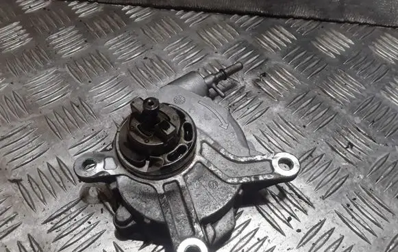 Toyota Corolla Verso AR10 Vacuum pump 10100663