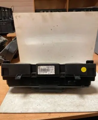 Volkswagen PASSAT B6 Speedometer (instrument cluster) 3C0920870F V0032000