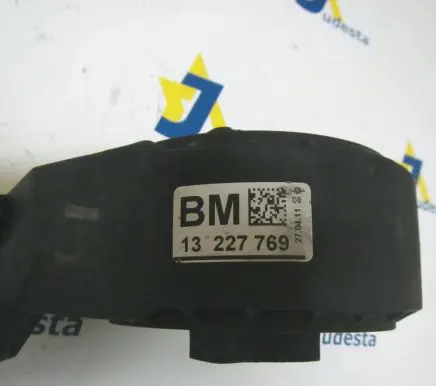 Opel Insignia A Engine mount bracket 13227769