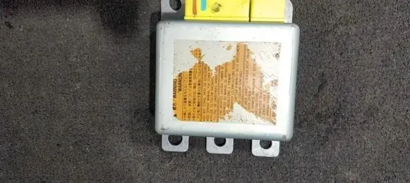Nissan Primera Airbag control unit/module 988209f415 407933-3370