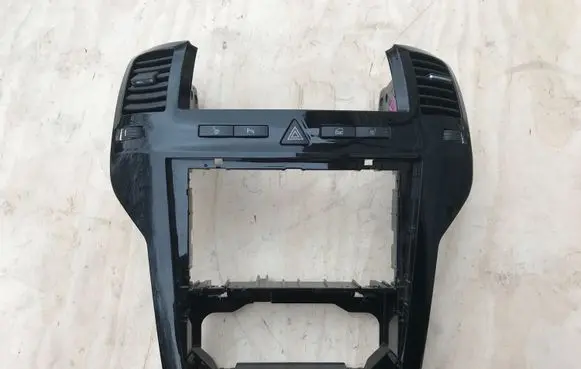 Opel Zafira B Radio/GPS head unit trim 13162552 13100110
