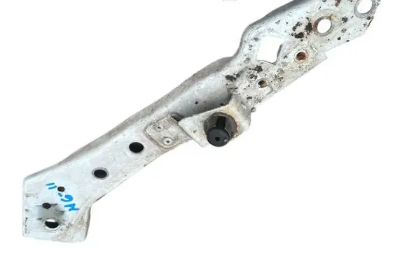 Renault Megane III Headlight/headlamp mounting bracket 6251206E