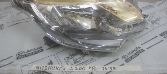 Mitsubishi L200 Headlight/headlamp 8301D154
