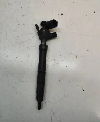 Audi A3 S3 8V Fuel injector 04L130277D