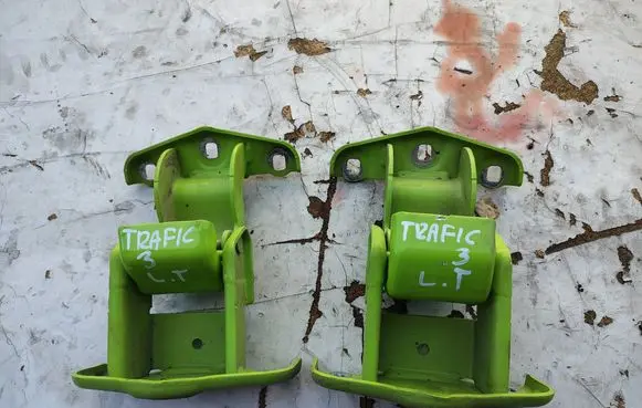 Renault Trafic III (X82) Loading door hinge set