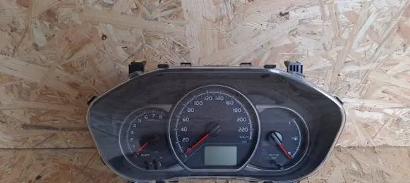 Toyota Yaris Speedometer (instrument cluster) 838000U270 MB1575607574