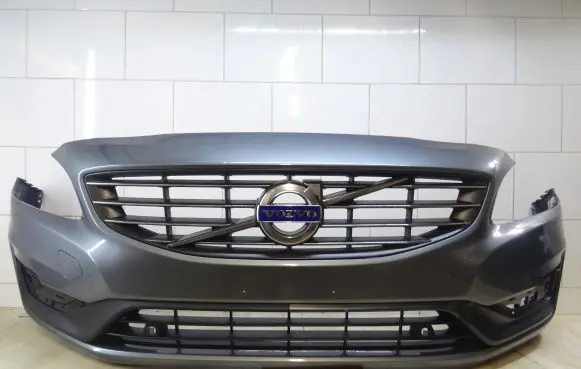 Volvo V60 Front bumper 31323831