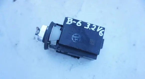 Volkswagen PASSAT B6 Ignition lock 3C0905843N