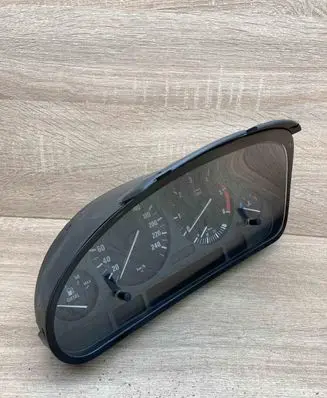 BMW 5 E39 Speedometer (instrument cluster) 6906998 110008784 FORDIESELLHD