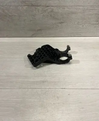 BMW X6 F16 Fuel filter bracket/mount holder 7031460
