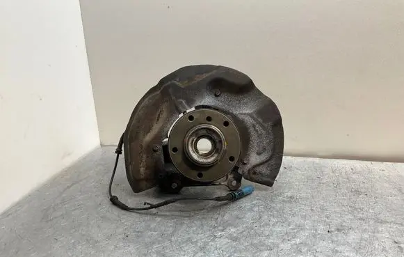 BMW 5 E60 E61 Front wheel hub spindle knuckle 6768316