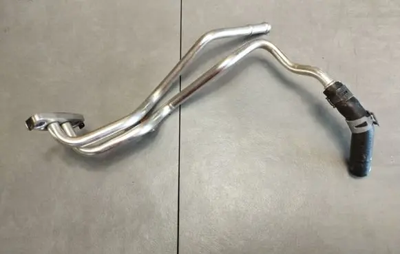 Coolant pipe/hose