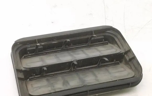 Renault Trafic II (X83) Quarter panel pressure vent 7700838358 19636E