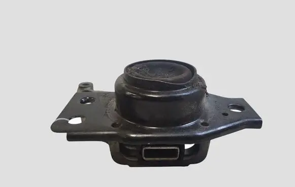 Nissan Qashqai Engine mount bracket F6036100 F6036130