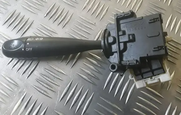 Toyota Yaris Indicator stalk 1736482