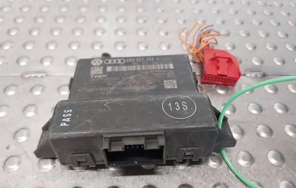 Audi A4 S4 B8 8K Gateway control module 8R0907468A