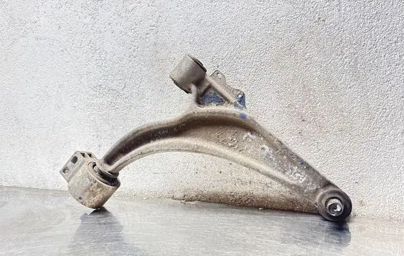 Opel Astra J Front control arm 20835938