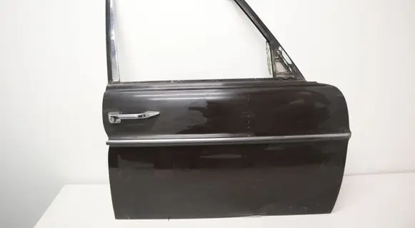 Mercedes-Benz COMPAKT W115 Front door