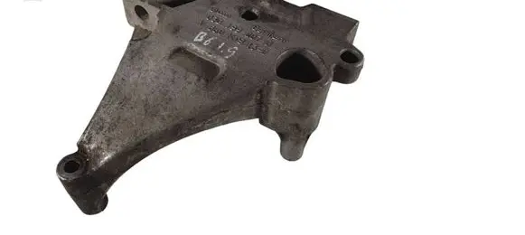 Volkswagen PASSAT B6 Engine mounting bracket 03G199207G