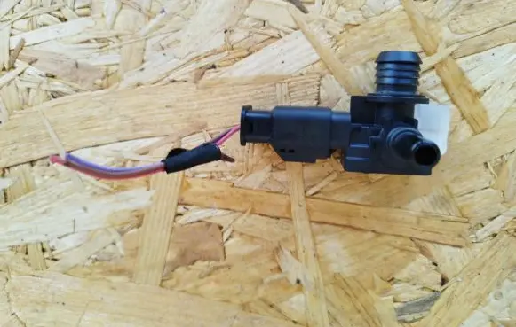 Citroen C5 Aircross Vacuum valve 9810806380