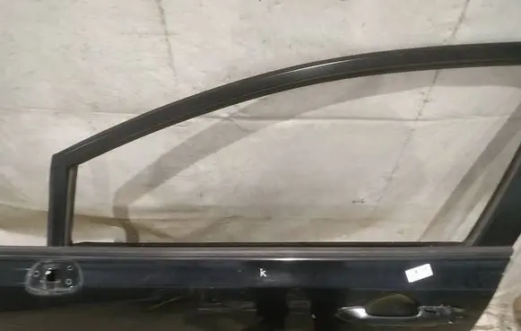 Honda Civic Front door glass trim molding 