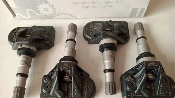 Mercedes-Benz A W177 Tire pressure sensor A0009057205 A0009054104