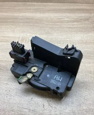 Opel Astra G Front door lock 90561154 RIGHTSIDE