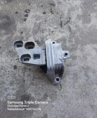 Mercedes-Benz A W176 Engine mount vacuum valve AC46000DF