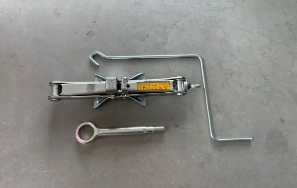 Toyota GT 86 Lift Jack SU00303401 SU00303402