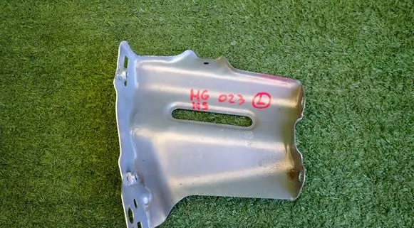 MG HS Fender mounting bracket 