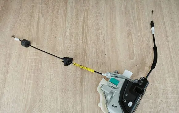 Audi Q5 SQ5 8R Front door lock 8J1837015F