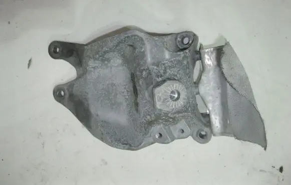 Audi Q7 4M Engine mounting bracket 8W0199308H