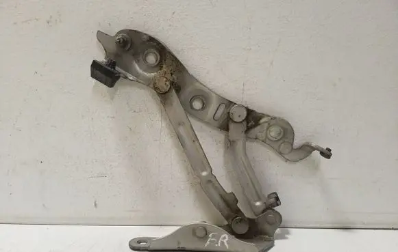 Volvo S60 Tailgate/trunk/boot hinge 8643500