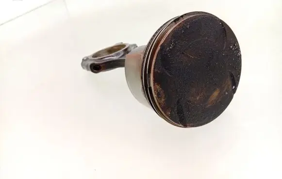 Mercedes-Benz CLS C219 Piston with connecting rod