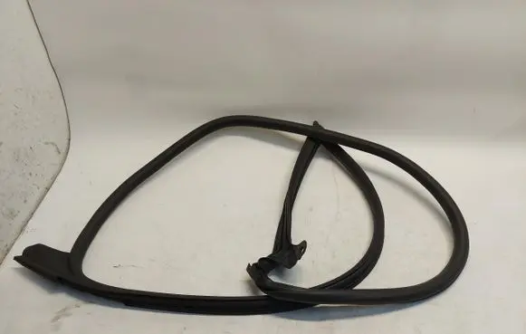 Radiator mount bracket
