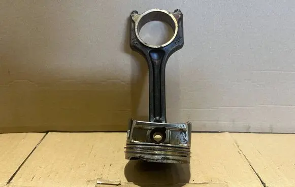 Mini One - Cooper Coupe R56 Piston with connecting rod 77L52