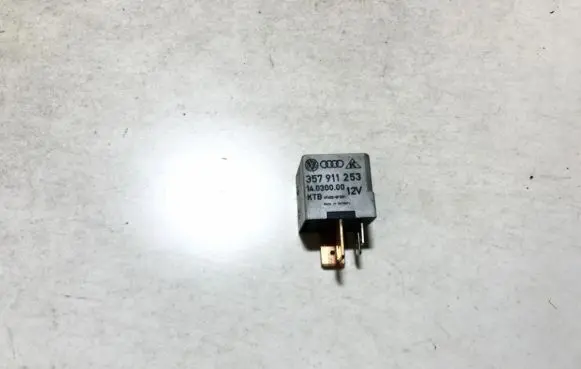 Volkswagen PASSAT B4 Other relay 357911253