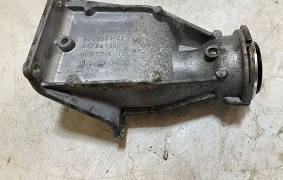 BMW X5 G05 Driveshaft support bearing bracket 8639383 59280110