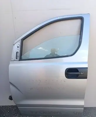 Hyundai H-1, Starex, Satellite Front door