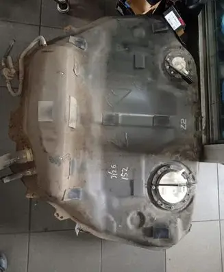 Subaru Impreza II Fuel tank 