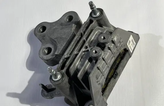 Chrysler Pacifica Engine mount bracket P68224742AD