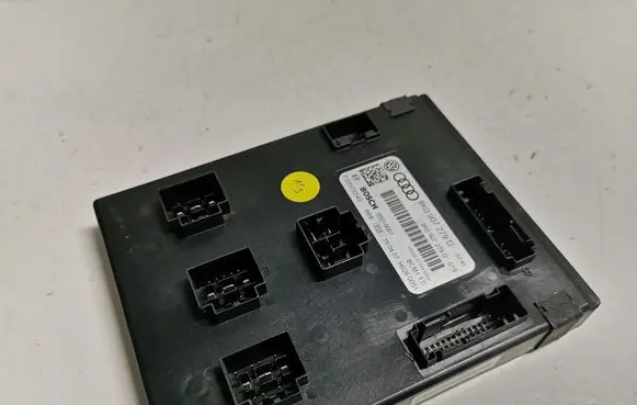 Audi A5 8T 8F Comfort/convenience module 8K0907279D
