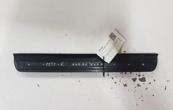Volvo V50 Front sill trim cover 08622671 30744287
