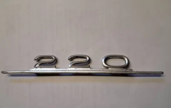 Mercedes-Benz 190 230 W110 W111 Manufacturers badge/model letters 1118170215
