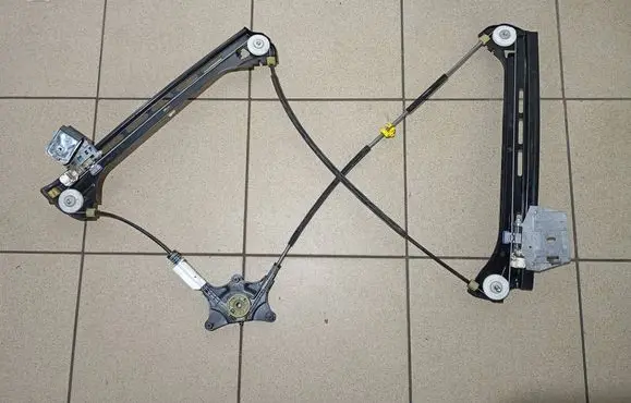 Mercedes-Benz E C207 W207 Front door electric window regulator A2077200546 961891103 961887104