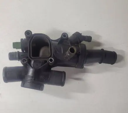 Volvo V70 Thermostat/thermostat housing 9656182980