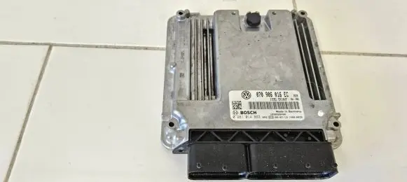 Volkswagen Transporter - Caravelle T5 Engine control unit/module 070906016EC 1039S26400 0281014893