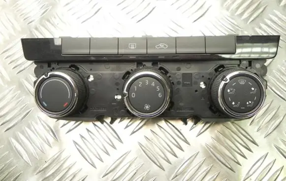 Skoda Octavia Mk3 (5E) Climate control unit 5E0819047B Y648