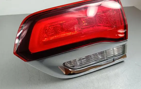 Jeep Grand Cherokee Tailgate rear/tail lights F00HTC414200 012521A P68471330AB
